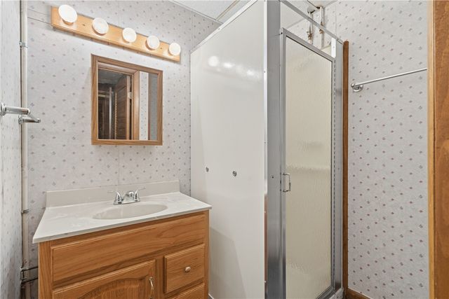 3800 Redbud Road NE, Cedar Rapids, IA 52402