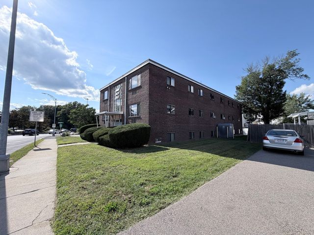 192 Salem St 9, Medford, MA 02155