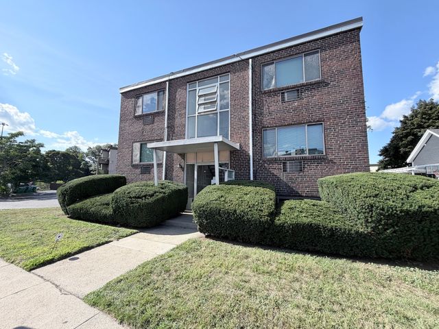 192 Salem St 9, Medford, MA 02155