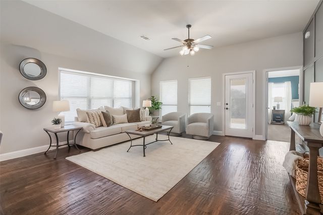 1921 Peggy's Cove, Van Alstyne, TX 75495