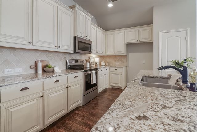 1921 Peggy's Cove, Van Alstyne, TX 75495