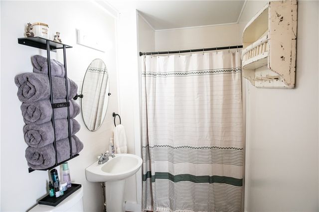 13404 West Washington Street, Burton, TX 77835