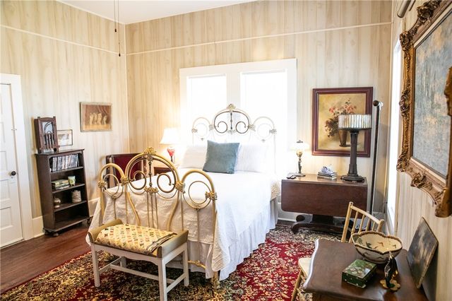 13404 West Washington Street, Burton, TX 77835