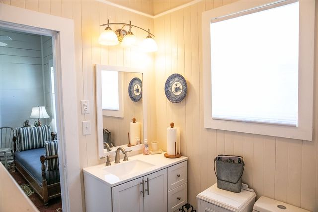 13404 West Washington Street, Burton, TX 77835