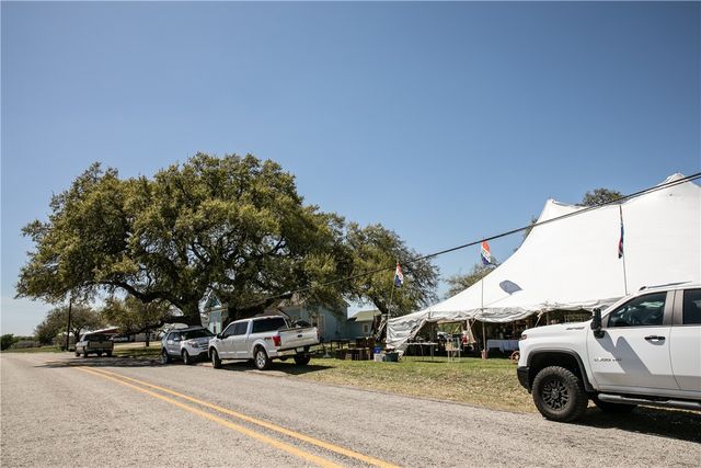 13404 West Washington Street, Burton, TX 77835