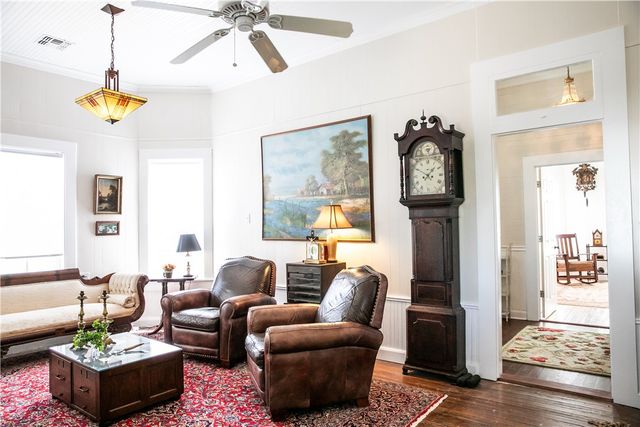 13404 West Washington Street, Burton, TX 77835