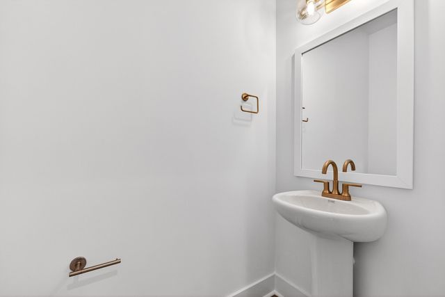 745 Blueway Avenue, Summerville, SC 29486