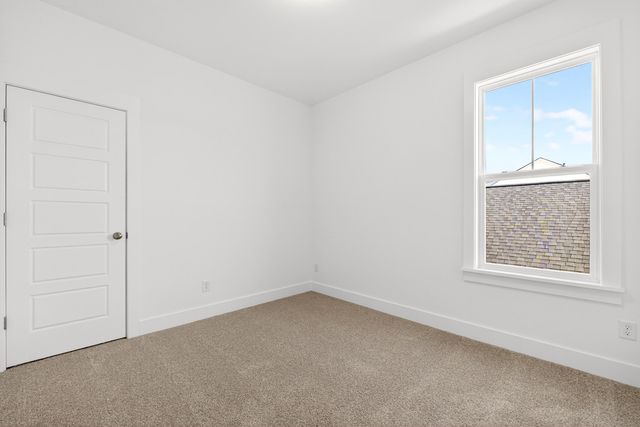 745 Blueway Avenue, Summerville, SC 29486