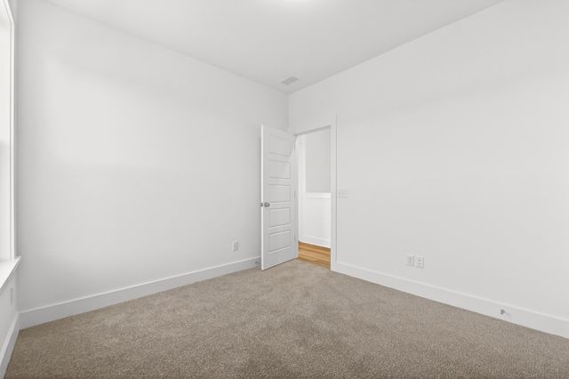 745 Blueway Avenue, Summerville, SC 29486