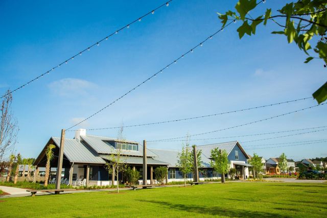 745 Blueway Avenue, Summerville, SC 29486