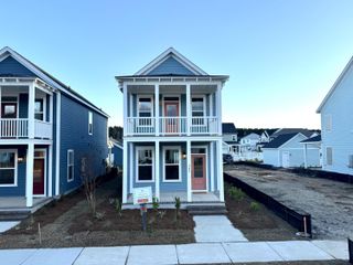 745 Blueway Avenue, Summerville, SC 29486