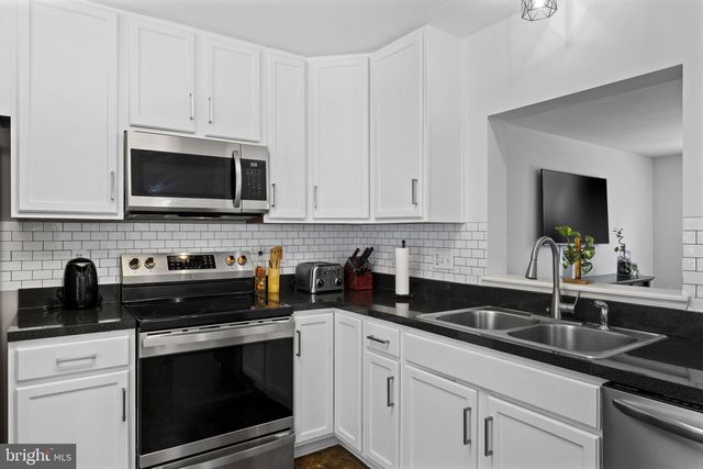 124 WORSHAM TER, Winchester, VA 22602