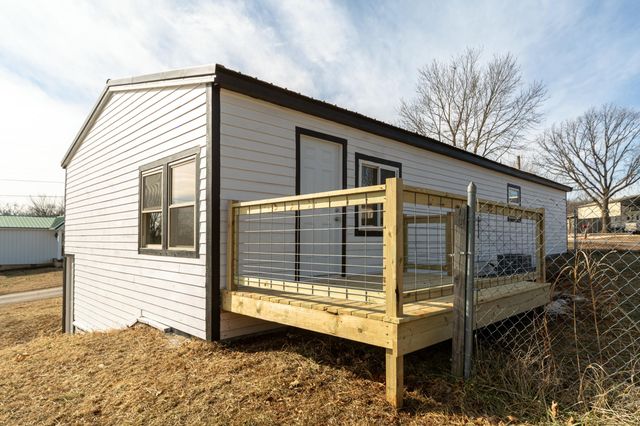 15225 E 1666th Road, Stockton, MO 65785