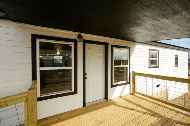 15225 E 1666th Road, Stockton, MO 65785