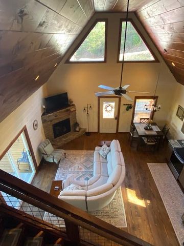 313 Lexington Drive, Brasstown, SC 29802