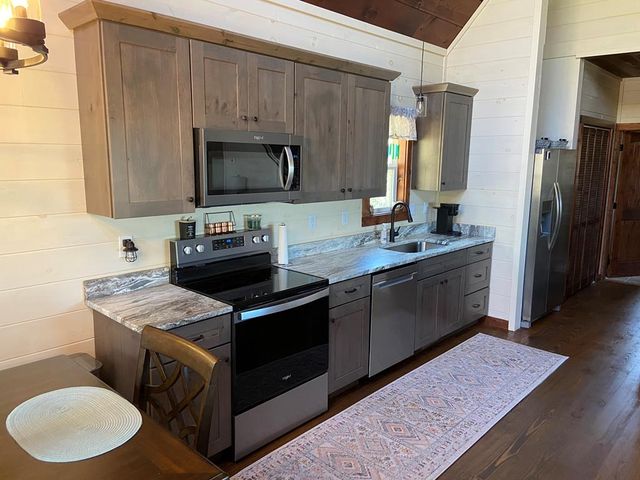313 Lexington Drive, Brasstown, SC 29802