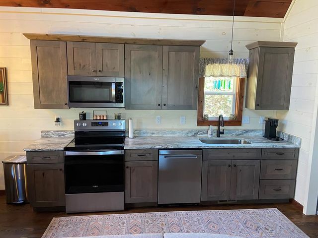 313 Lexington Drive, Brasstown, SC 29802
