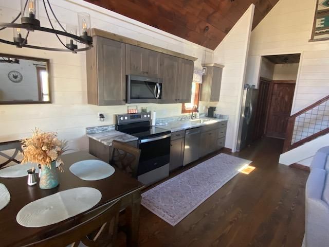 313 Lexington Drive, Brasstown, SC 29802