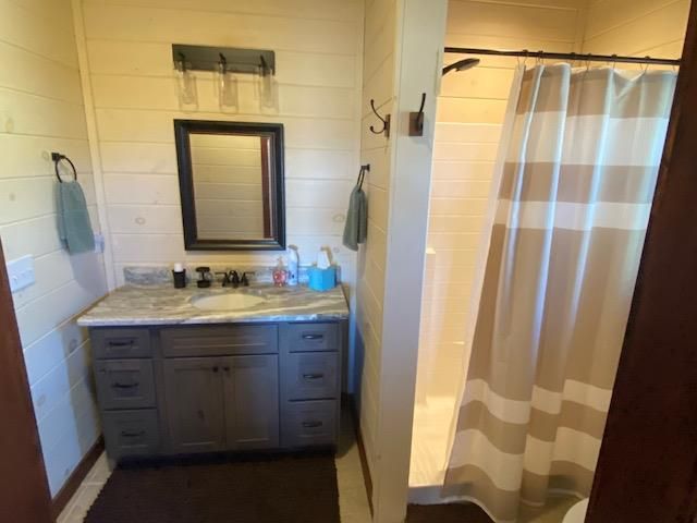 313 Lexington Drive, Brasstown, SC 29802