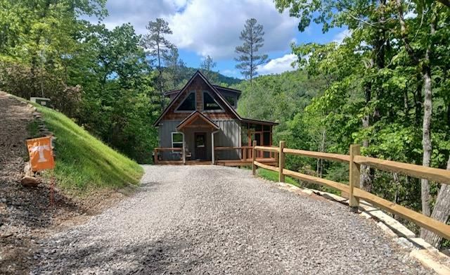313 Lexington Drive, Brasstown, SC 29802