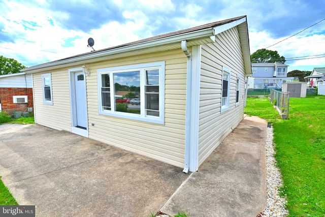34 COMPASS RD, Middle River, MD 21220
