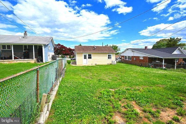 34 COMPASS RD, Middle River, MD 21220