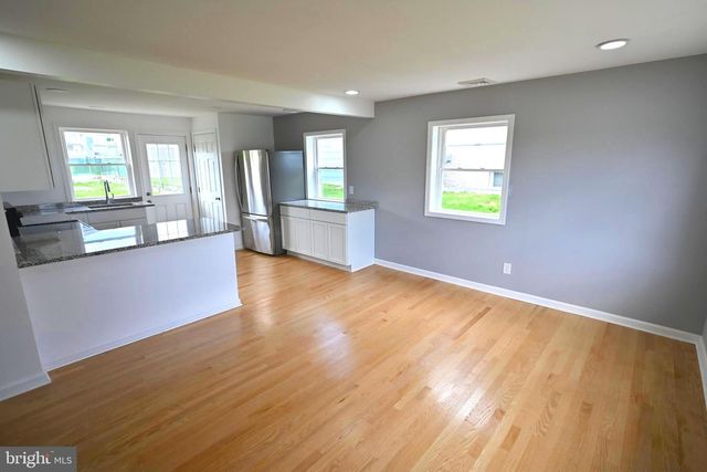 34 COMPASS RD, Middle River, MD 21220