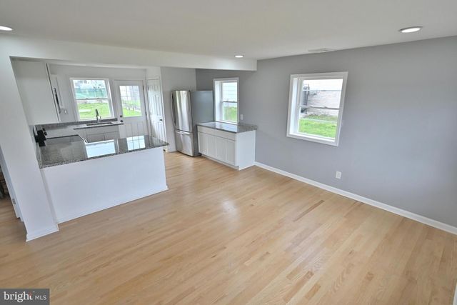 34 COMPASS RD, Middle River, MD 21220