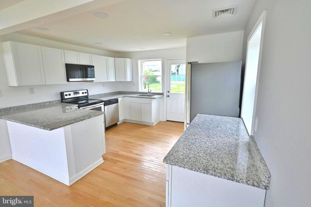 34 COMPASS RD, Middle River, MD 21220