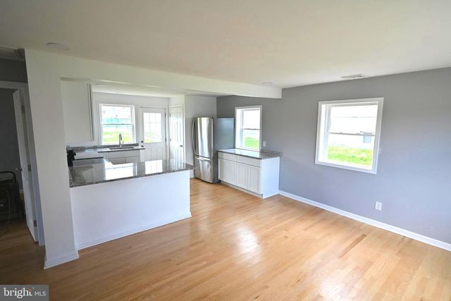 34 COMPASS RD, Middle River, MD 21220