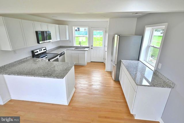 34 COMPASS RD, Middle River, MD 21220