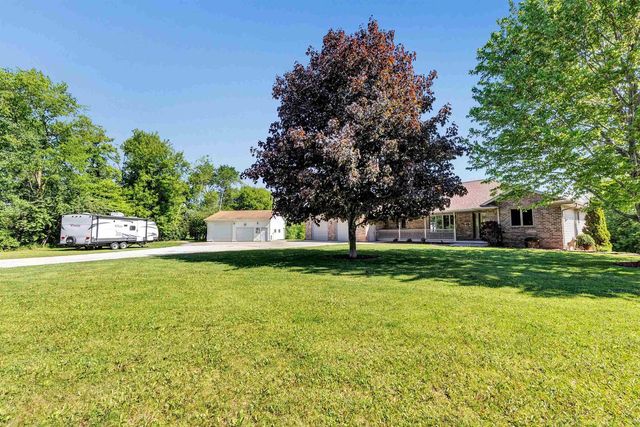 5813 NORTH AVENUE, Denmark, WI 54208