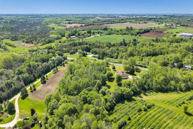 5813 NORTH AVENUE, Denmark, WI 54208
