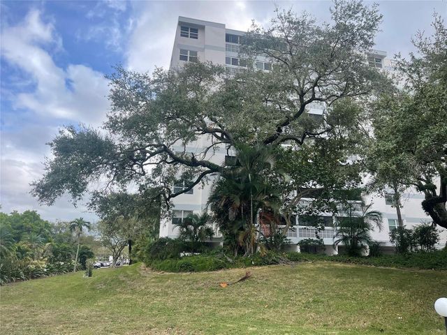 3301 Spanish Moss Terrace 610, Lauderhill, FL 33319