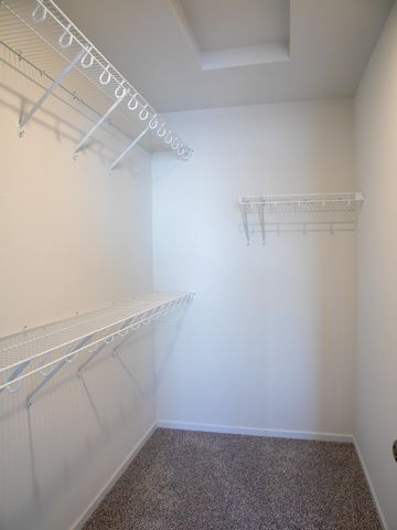 300 Lionheart Drive S, Horace, ND 58047
