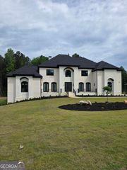 220 Waltham Way, Fayetteville, GA 30214