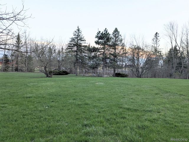 23233 30 Mile Road, Ray Township, MI 48096