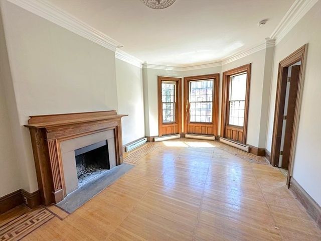 32 Gloucester 1, Boston, MA 02115