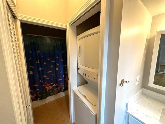 32 Gloucester 1, Boston, MA 02115