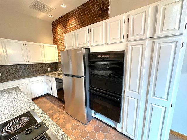 32 Gloucester 1, Boston, MA 02115