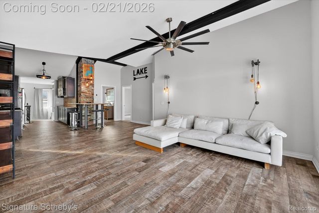 6832 Brightwood Court, Waterford Charter Township, MI 48327