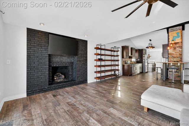 6832 Brightwood Court, Waterford Charter Township, MI 48327