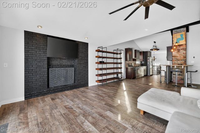 6832 Brightwood Court, Waterford Charter Township, MI 48327