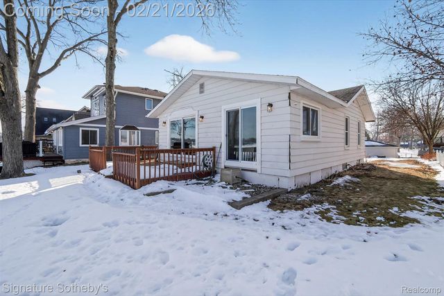 6832 Brightwood Court, Waterford Charter Township, MI 48327