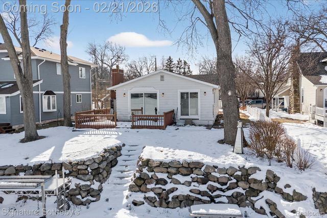 6832 Brightwood Court, Waterford Charter Township, MI 48327