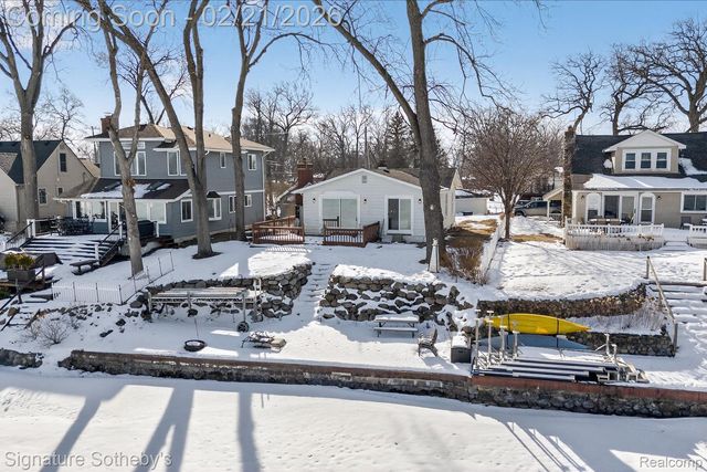 6832 Brightwood Court, Waterford Charter Township, MI 48327