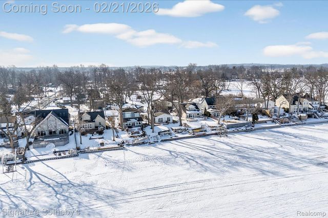 6832 Brightwood Court, Waterford Charter Township, MI 48327