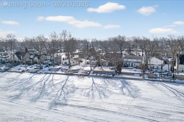 6832 Brightwood Court, Waterford Charter Township, MI 48327