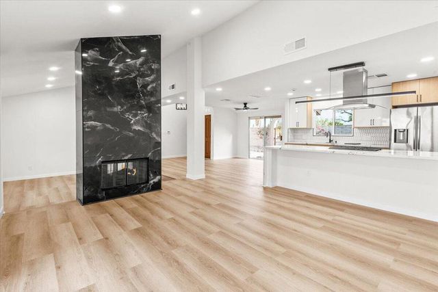 3190 E Vincentia Road, Palm Springs, CA 92262