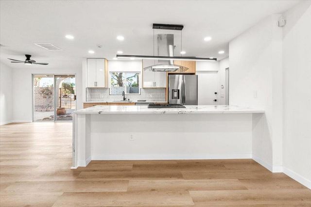 3190 E Vincentia Road, Palm Springs, CA 92262